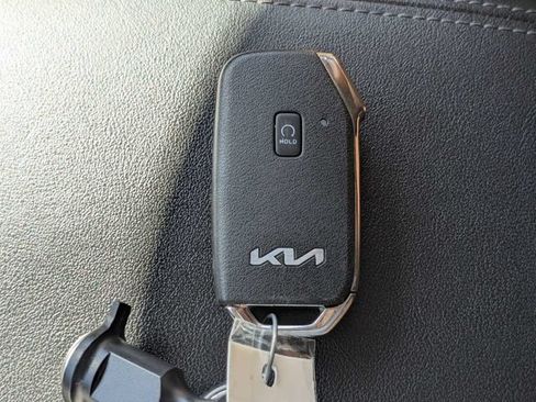 Used 2024 Kia Seltos EX FWD image 31