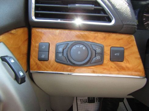 Used 2013 Lincoln MKX AWD image 24