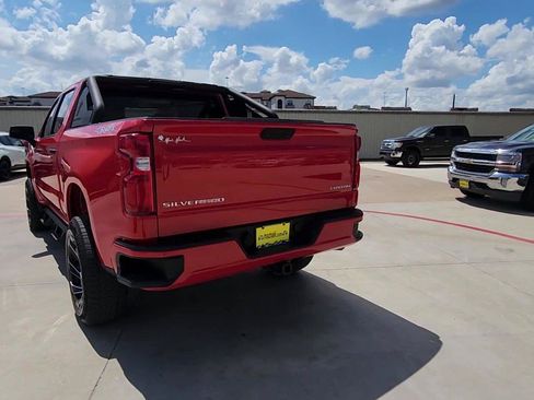 Used 2020 Chevrolet Silverado 1500 Custom w/ Custom Value Package AWD/4WD image 7