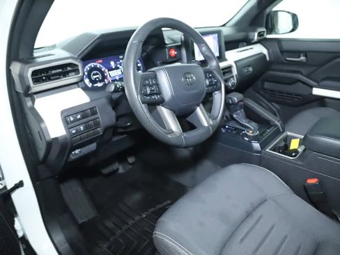 Used 2024 Toyota Tacoma TRD Off-Road image 17