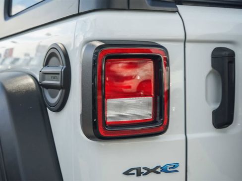 Used 2023 Jeep Wrangler Unlimited w/ Convenience Group image 7