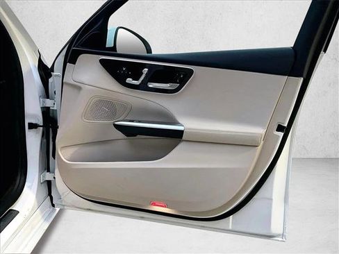 Used 2025 Mercedes-Benz C 300 Sedan image 19