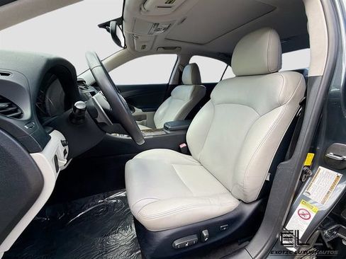 Used 2011 Lexus IS 350 w/ Premium Pkg Value Edition RWD image 35