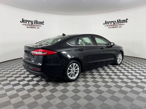Used 2020 Ford Fusion SE w/ Fleet SE Value Package FWD image 12