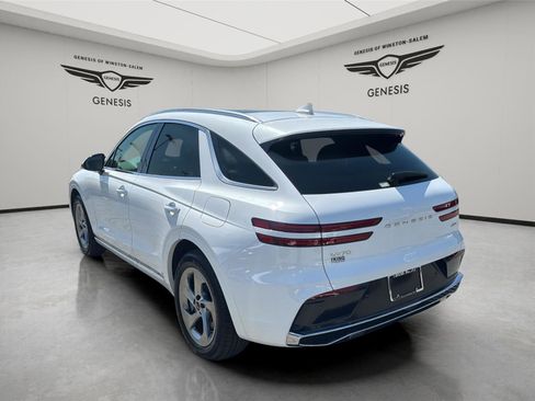 Used 2026 Genesis GV70 2.5T Select image 3