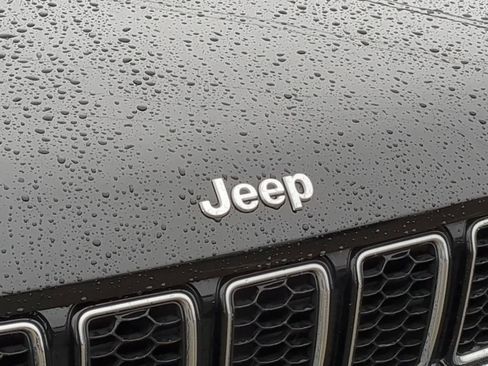 Certified 2024 Jeep Grand Cherokee Overland w/ Luxury Tech Group IV image 12
