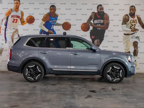 Used 2025 Kia Telluride S AWD/4WD image 19