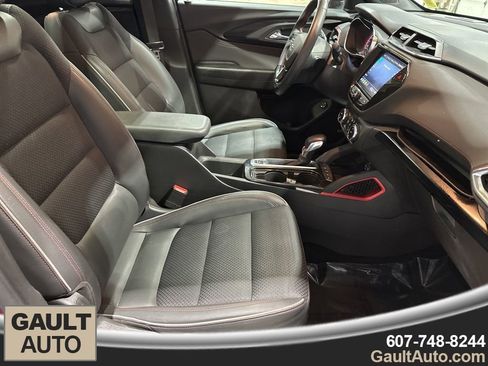 Used 2021 Chevrolet TrailBlazer RS w/ Sun and Liftgate Package image 17