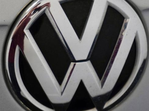 Used 2019 Volkswagen Tiguan S w/ Driver Assistance Package image 37