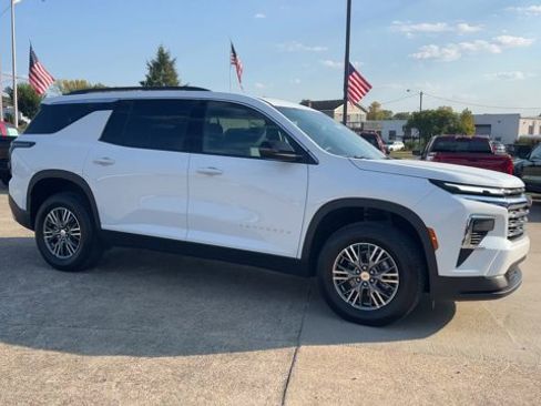 New 2025 Chevrolet Traverse LT w/ LPO, Floor Liner Package image 2