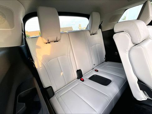 Certified 2026 INFINITI QX60 Luxe w/ Cargo Package AWD/4WD image 33