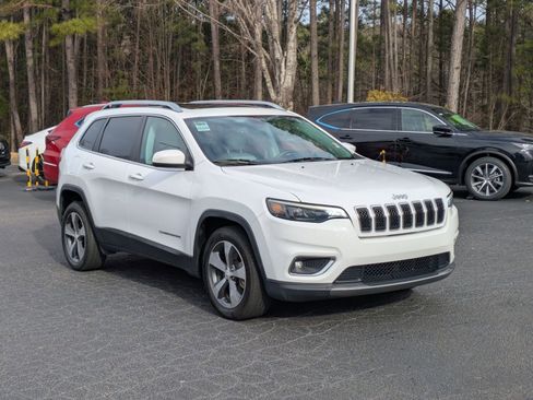 Used 2019 Jeep Cherokee Limited image 3