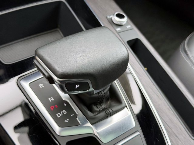 Used 2023 Audi Q5 2.0T Premium Plus AWD/4WD image 32