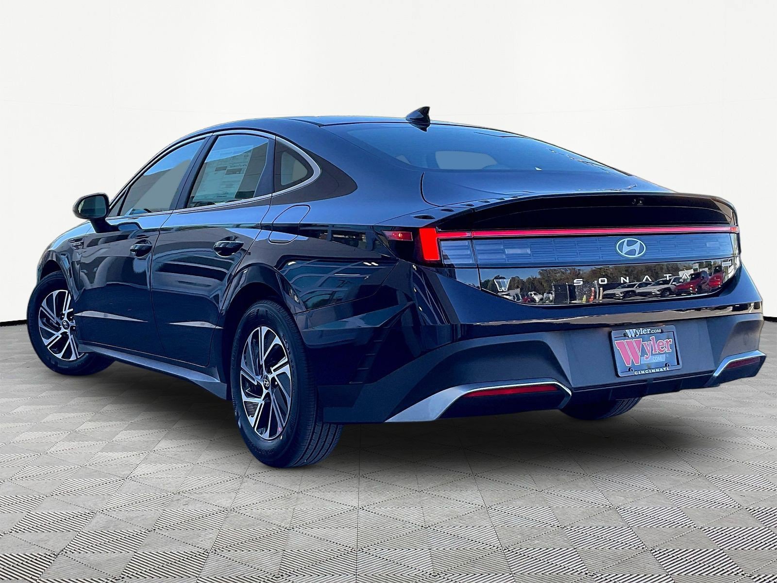 New 2027 Hyundai Sonata Blue FWD image 3