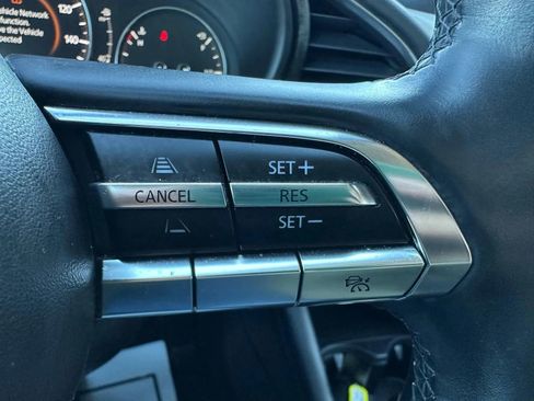 Used 2022 MAZDA MAZDA3 s image 25