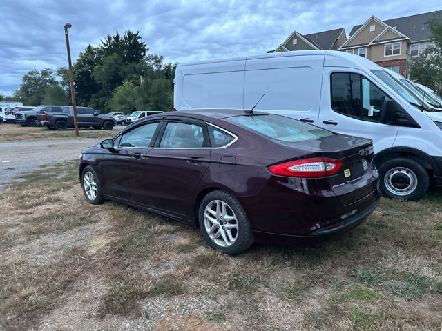 Used 2013 Ford Fusion SE FWD image 2