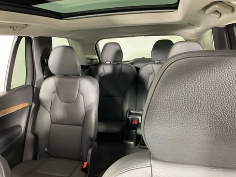 Certified 2024 Volvo XC90 B6 Plus image 32