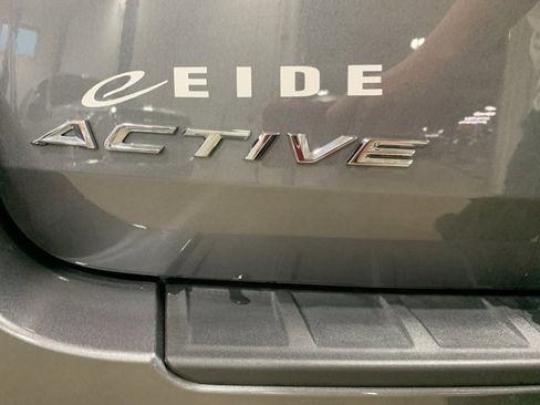 New 2026 Ford Explorer Active w/ Active Comfort Package image 15