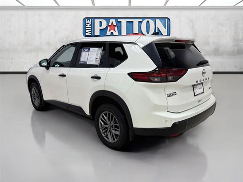Used 2024 Nissan Rogue S AWD/4WD image 5