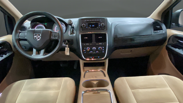 Used 2016 Dodge Grand Caravan SXT FWD image 11