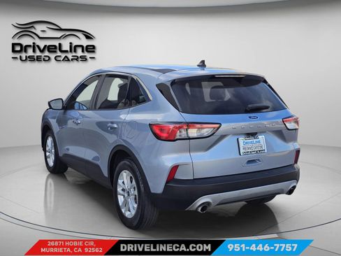 Used 2022 Ford Escape SE image 8