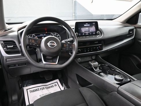 Used 2023 Nissan Rogue S image 10