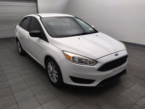 Used 2018 Ford Focus SE FWD image 13