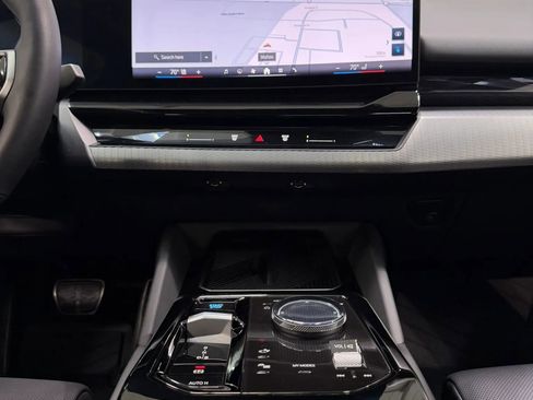 Used 2026 BMW i5 eDrive40 w/ M Sport Package image 22