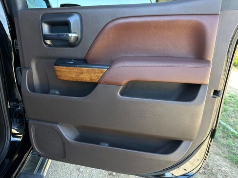 Used 2017 Chevrolet Silverado 1500 High Country image 20