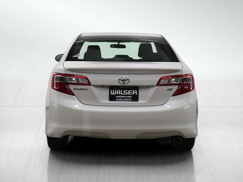 Used 2014 Toyota Camry SE image 4