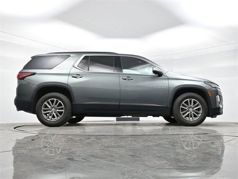 Used 2023 Chevrolet Traverse LT image 34