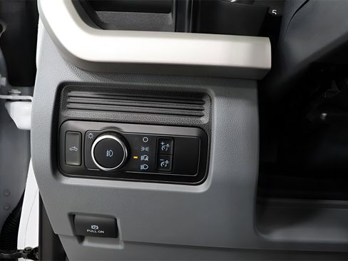 Used 2024 Ford F350 XLT image 17