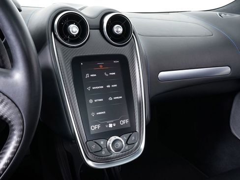 Used 2022 McLaren GT RWD image 25