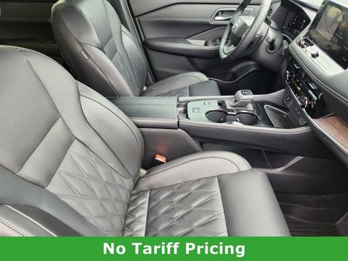 Used 2025 Nissan Rogue Platinum w/ Tech Package FWD image 13