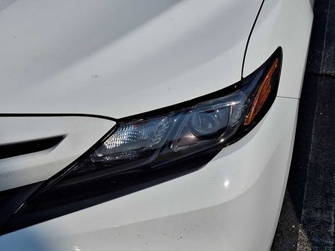 Used 2024 Toyota Camry SE FWD image 4
