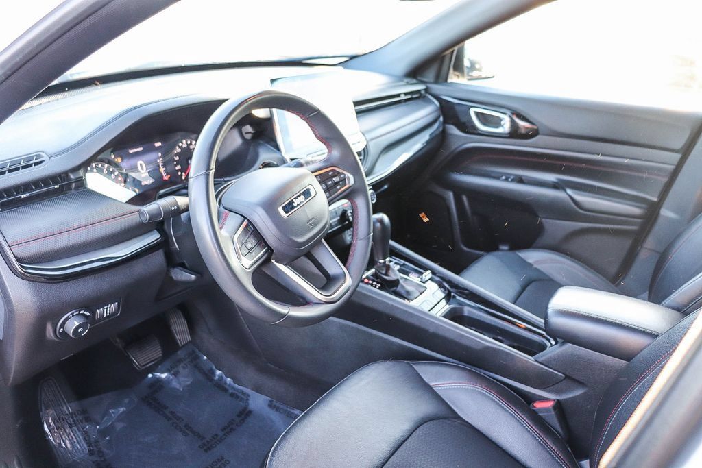 Used 2024 Jeep Compass Trailhawk AWD/4WD image 22