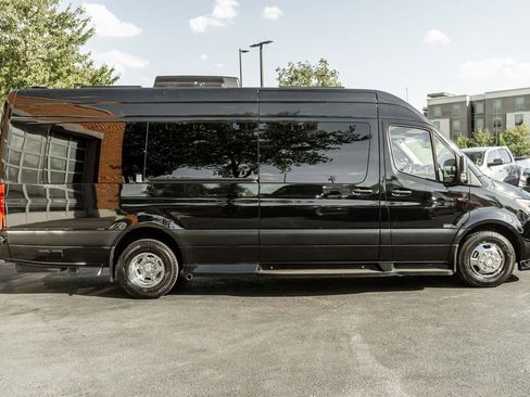 Used 2022 Mercedes-Benz Sprinter 3500 image 3