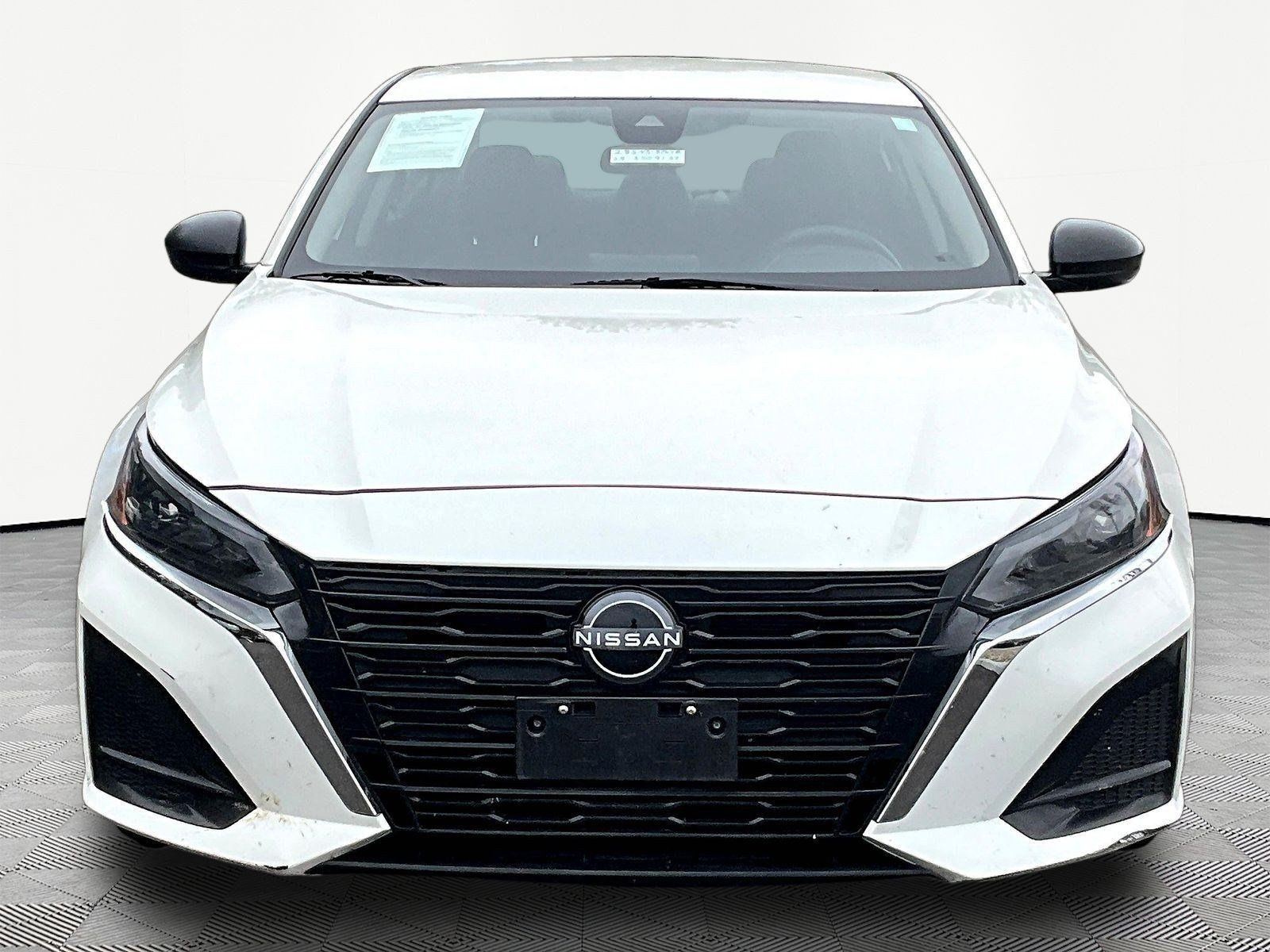 Used 2025 Nissan Altima 2.5 SV FWD image 9