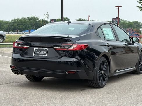 New 2026 Toyota Camry Hybrid FWD image 6
