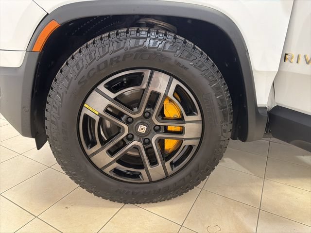 Used 2023 Rivian R1S Adventure Quad AWD/4WD image 32
