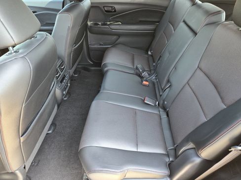 Used 2024 Honda Passport Black Edition image 34