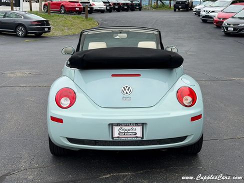 Used 2010 Volkswagen Beetle Final Edition FWD image 38