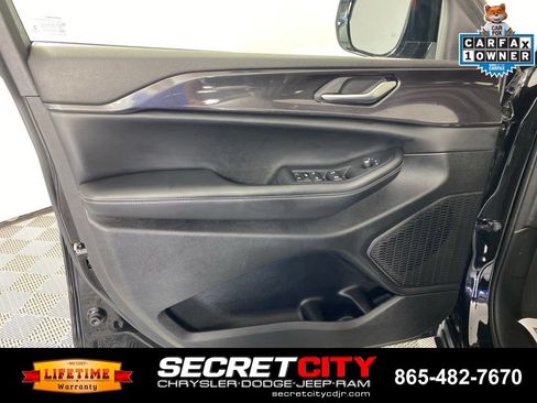 Used 2023 Jeep Grand Cherokee L Laredo AWD/4WD image 12