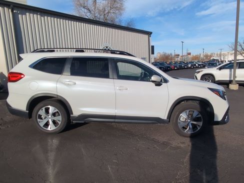 Used 2024 Subaru Ascent Premium w/ Convenience Package image 8