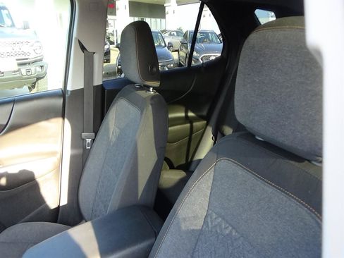 Used 2022 Chevrolet Equinox LT FWD image 16