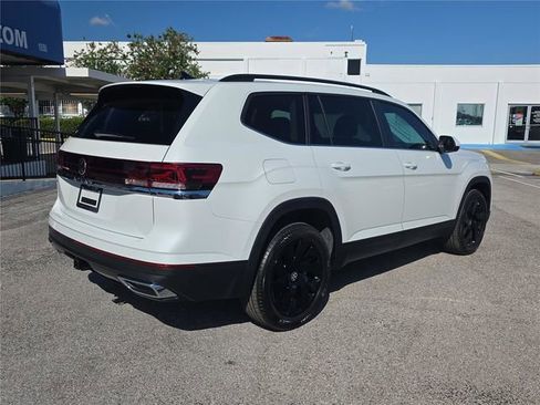 New 2026 Volkswagen Atlas SE FWD image 3