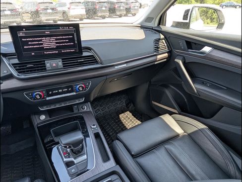 Used 2021 Audi Q5 Prestige image 9