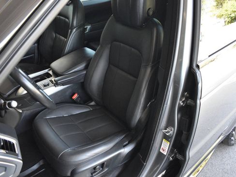 Used 2019 Land Rover Range Rover Sport HSE AWD/4WD image 22