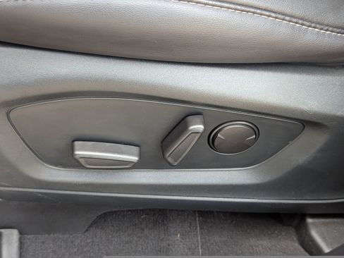 Used 2022 Ford Explorer XLT w/ Equipment Group 202A image 20