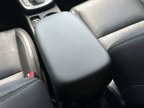 Used 2022 Hyundai Kona Limited image 18